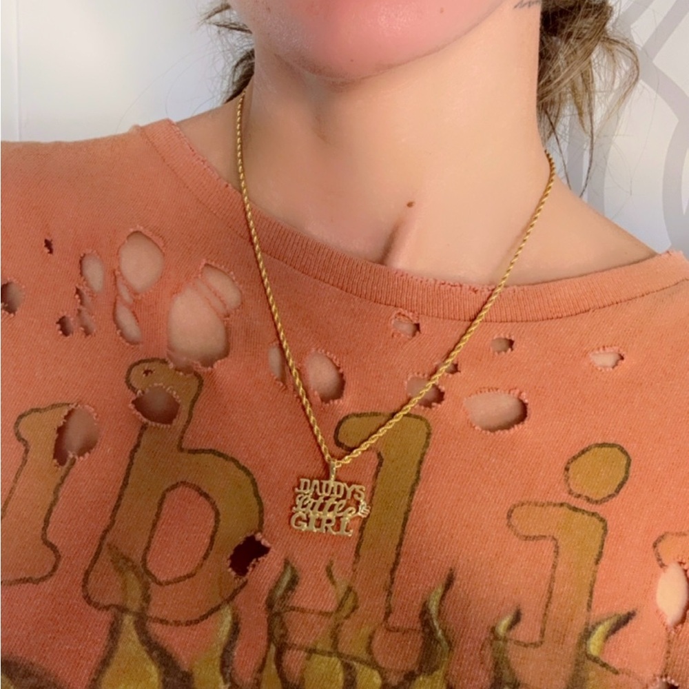 “DADDY’S GIRL” on 18kt gold plated 17.5” chain - Picture 7 of 7